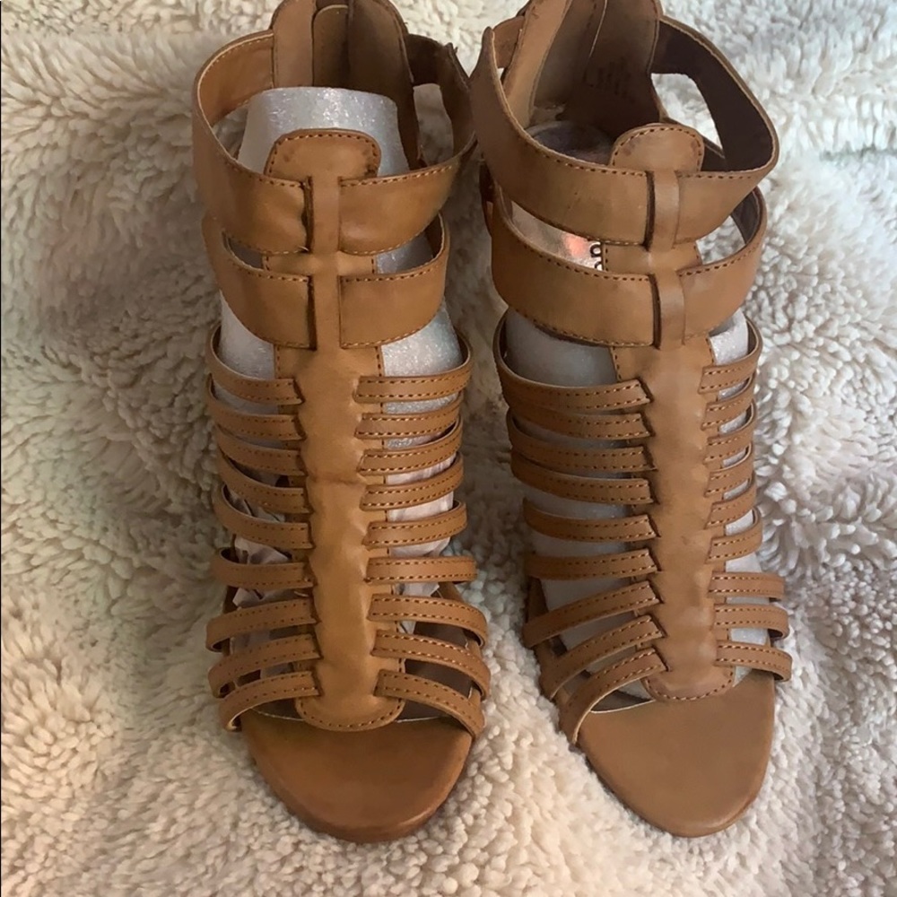 Madden gril brown opened toe heels size 8